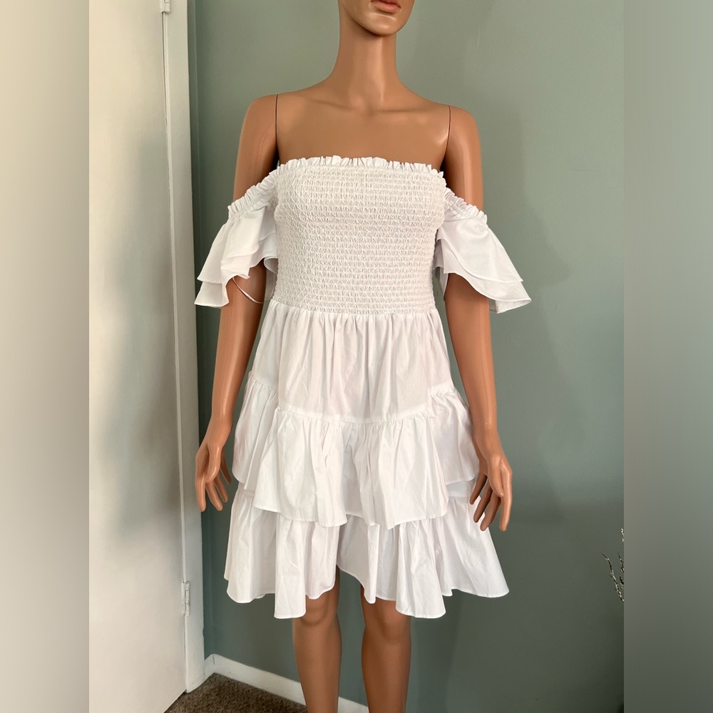 NWT Elliatt Sz L Lavinia Dress White Mini Off Shoulder Ruffle Smocked Revolve - Picture 3 of 16